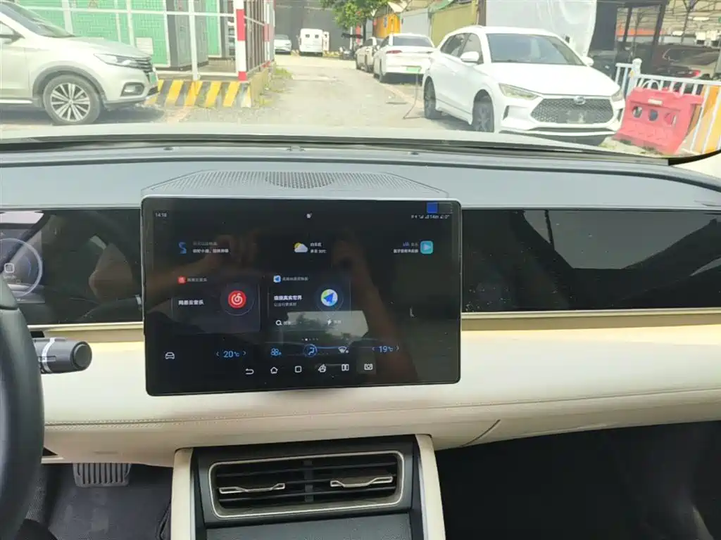 BYD Qin L 2024 DM-i 80KM Superior фото 13