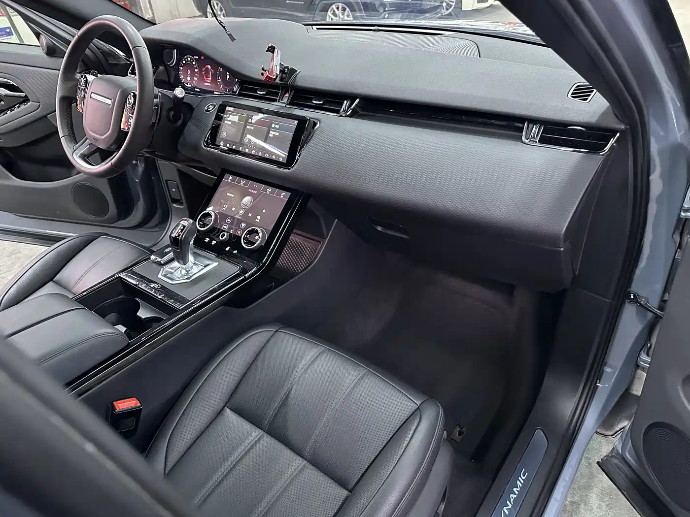Land Rover Range Rover Evoque 2020 249PS R-DYNAMIC S Sport Edition фото 9