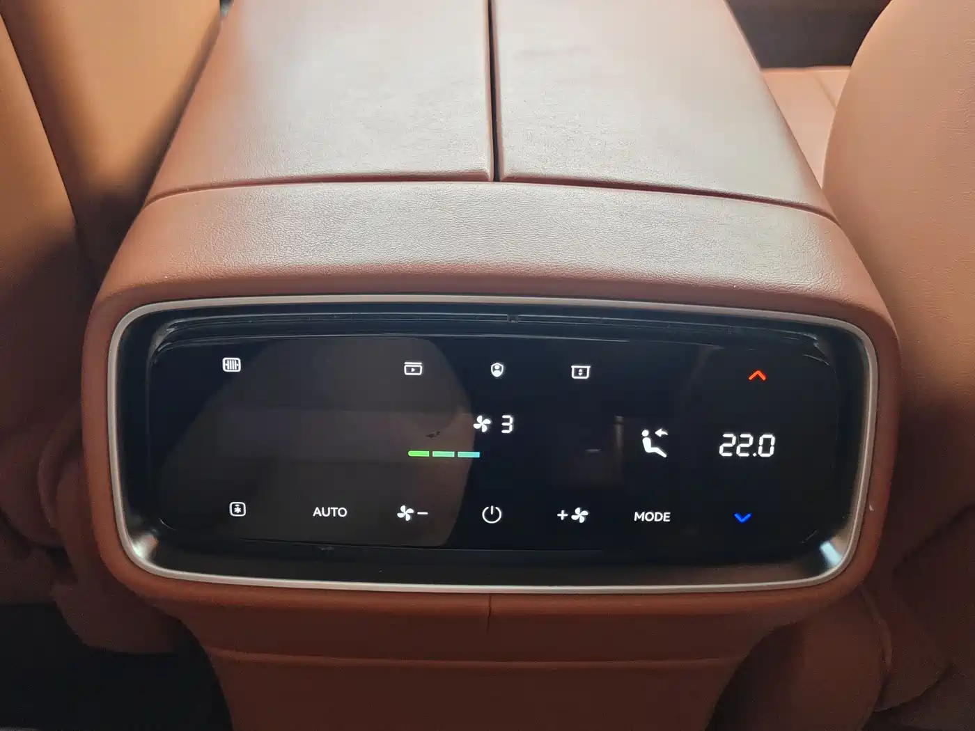 AITO Wenjie AITO M9 2024 Range Extender Ultra 52kWh 6-seater фото 19