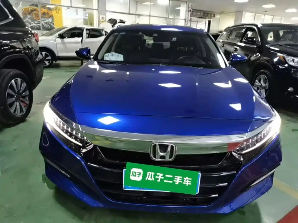 Фото 3 - Honda Accord