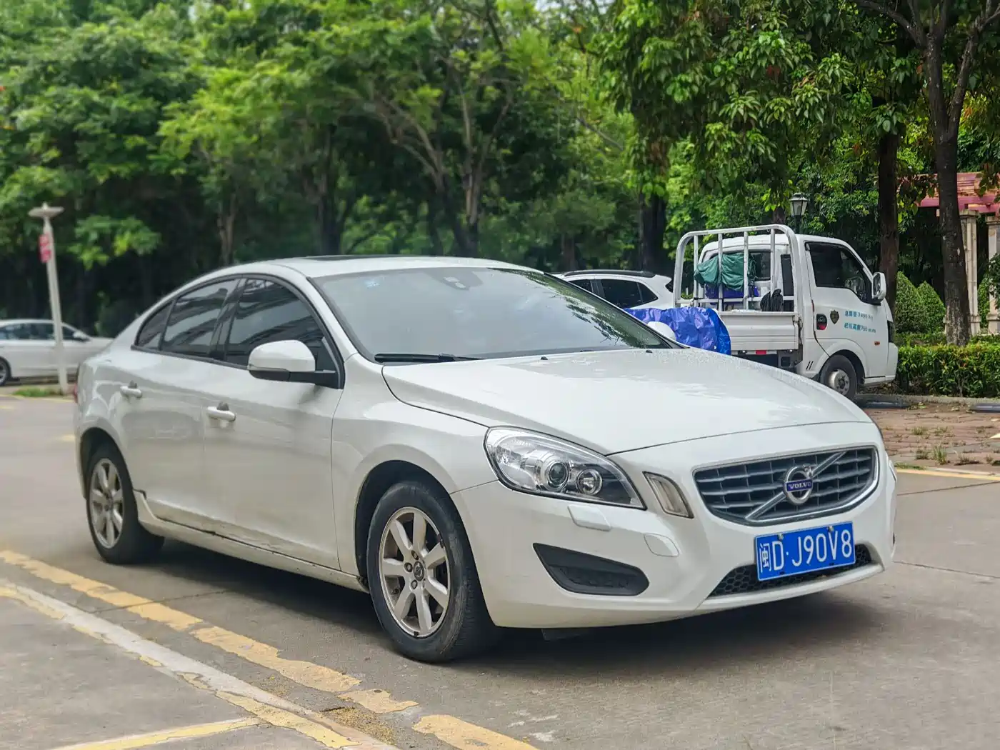 Volvo S60 (Import) 2011 2011 2.0T Elegance