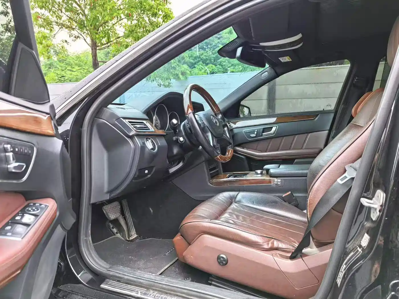 Mercedes-Benz E-Class 2015 E 320 L фото 4