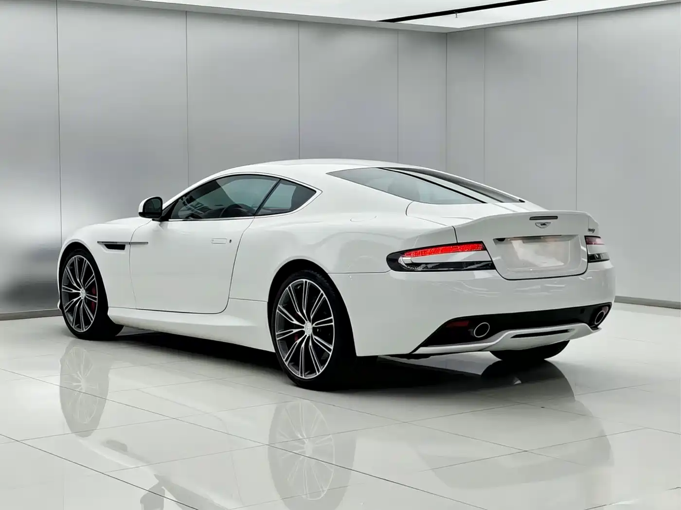 Aston Martin DB9 2013 2013 6.0L Coupe