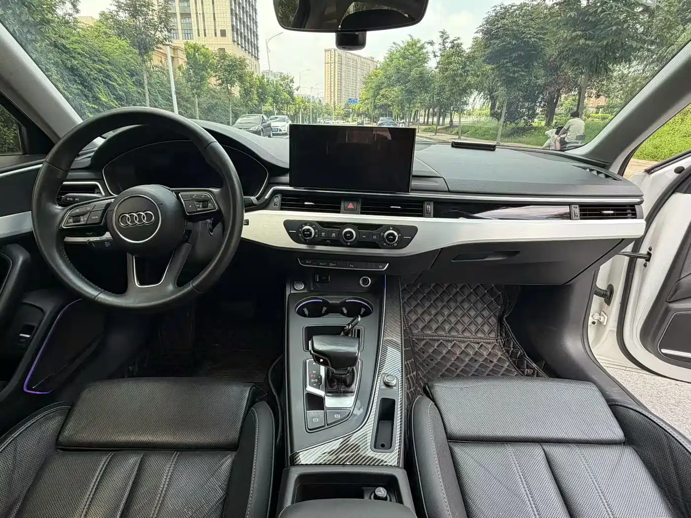 Фото 5 - Audi A4L