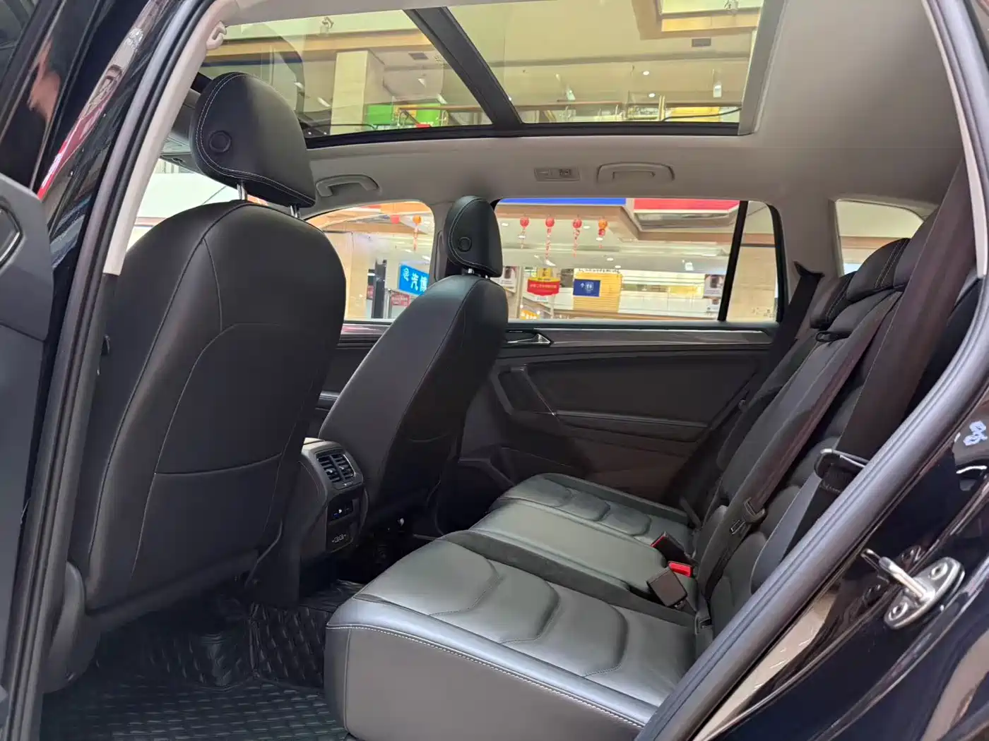 Volkswagen Tiguan L 2021 330TSI Automatic 2WD R-Line Flagship фото 10