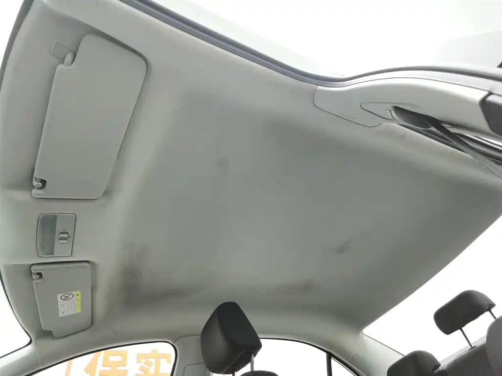 Volkswagen Jetta 2015 Value Edition 1.6L Manual Fashion фото 14