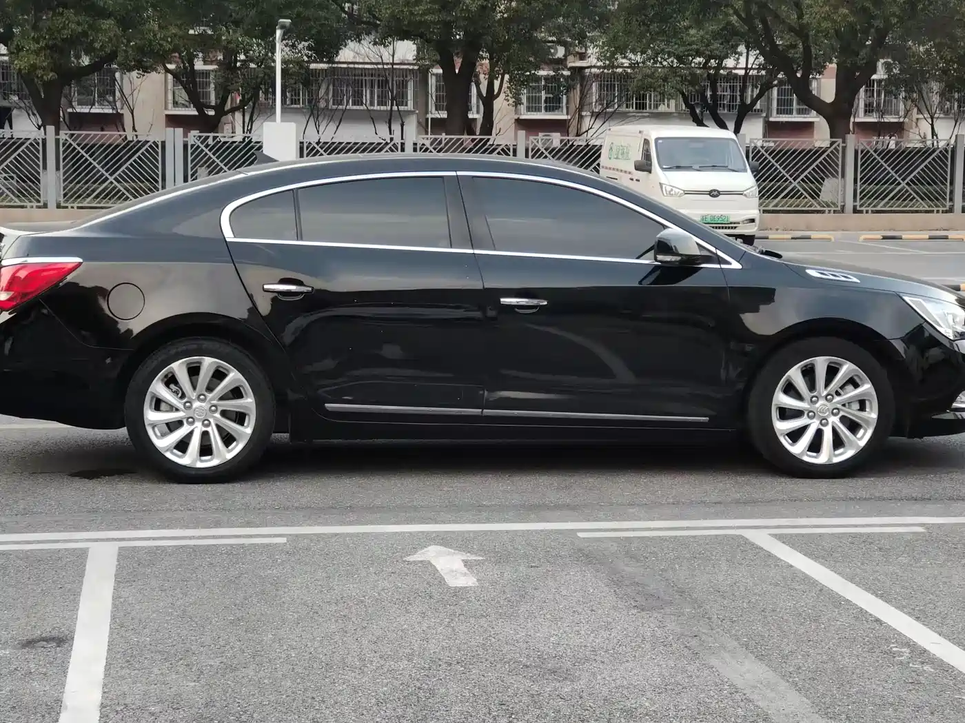 Buick LaCrosse 2013 2.4L SIDI Elite Comfort фото 4