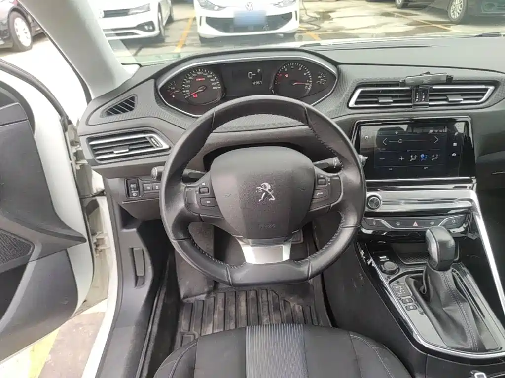 Фото 11 - Peugeot 308