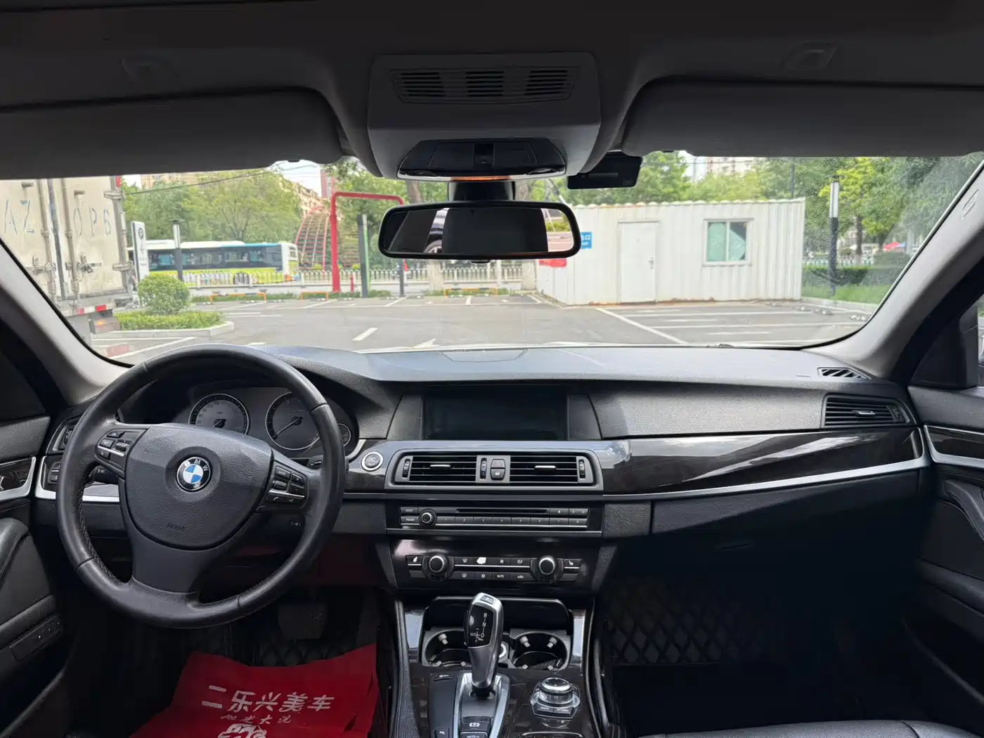 BMW 5 Series 2012 523Li Luxury фото 6