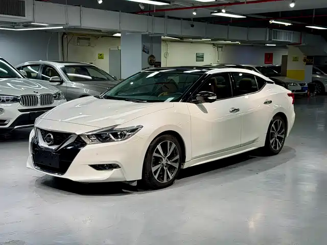 Nissan Cima 2016 2.5L XL Luxury