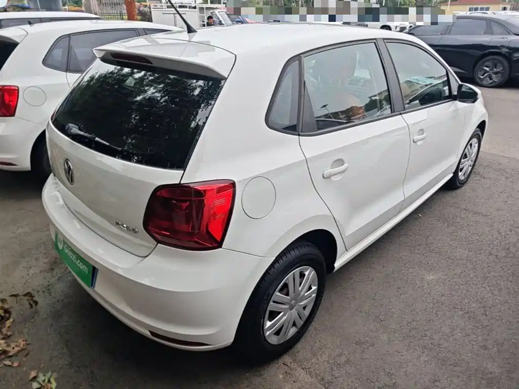 Volkswagen Polo 2014 1.4L Manual Trend Edition фото 7