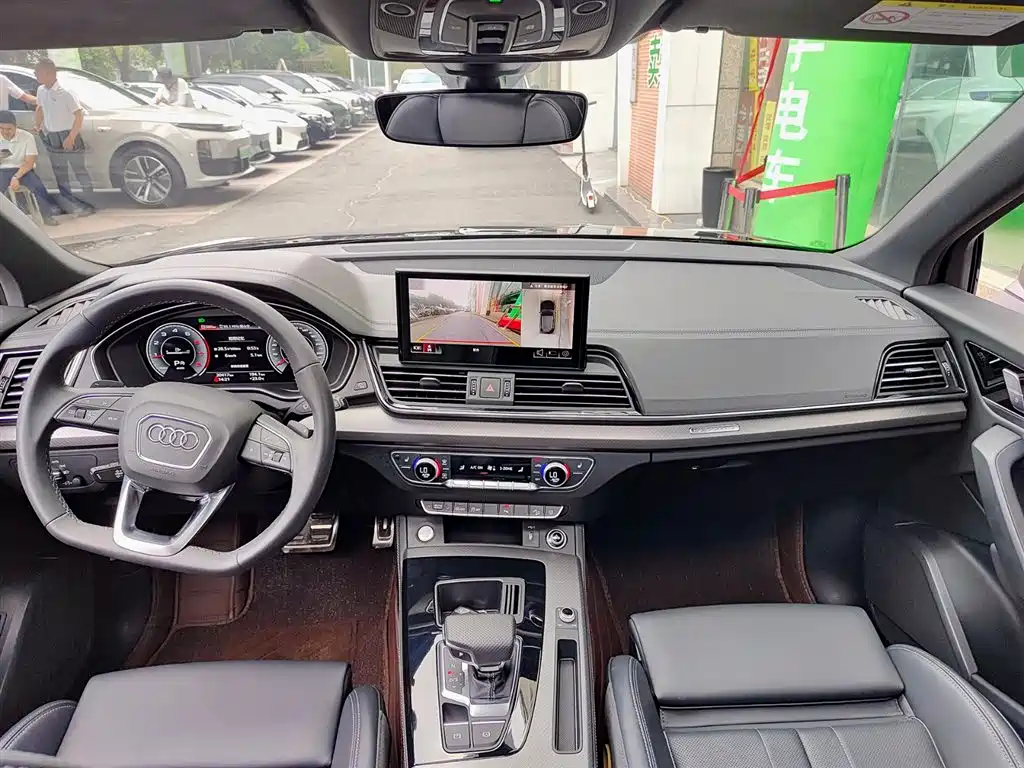 Audi Q5L 2024 Model 40 TFSI Luxury Dynamic фото 10