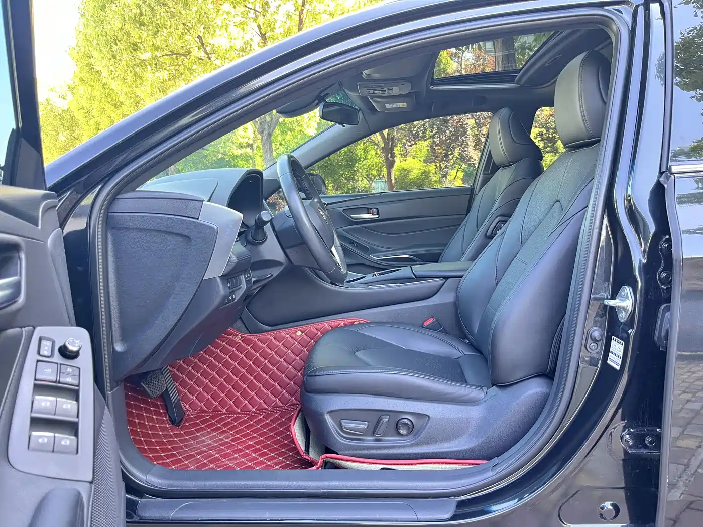 Toyota Avalon 2023 Hybrid 2.5L Luxury Edition фото 14