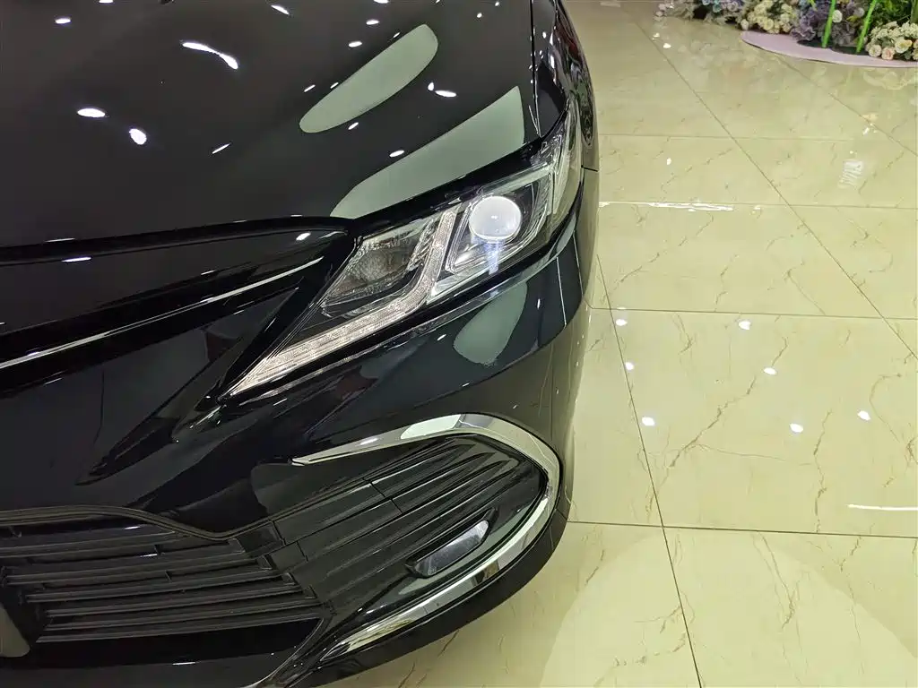 Toyota Camry 2021 Hybrid 2.5HGVP Leading Edition фото 8