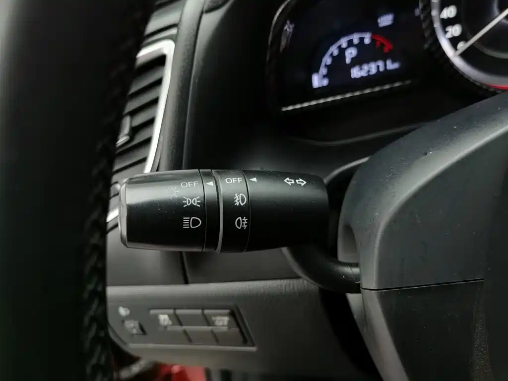 Фото 21 - Mazda Mazda 3