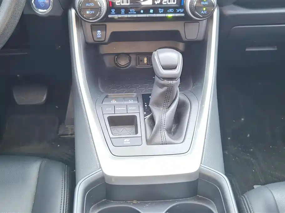 Toyota RAV4 Rongfang 2021 Hybrid 2.5L E-CVT Front-wheel Drive Elite Edition фото 16
