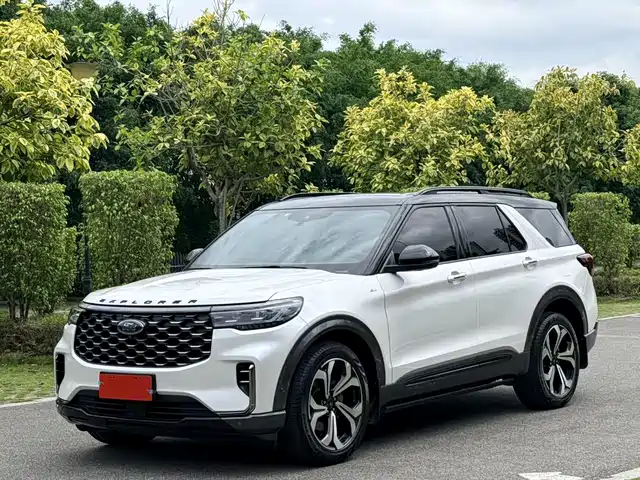 Ford Explorer EcoBoost 285, полный привод, ST-LINE, 6 мест