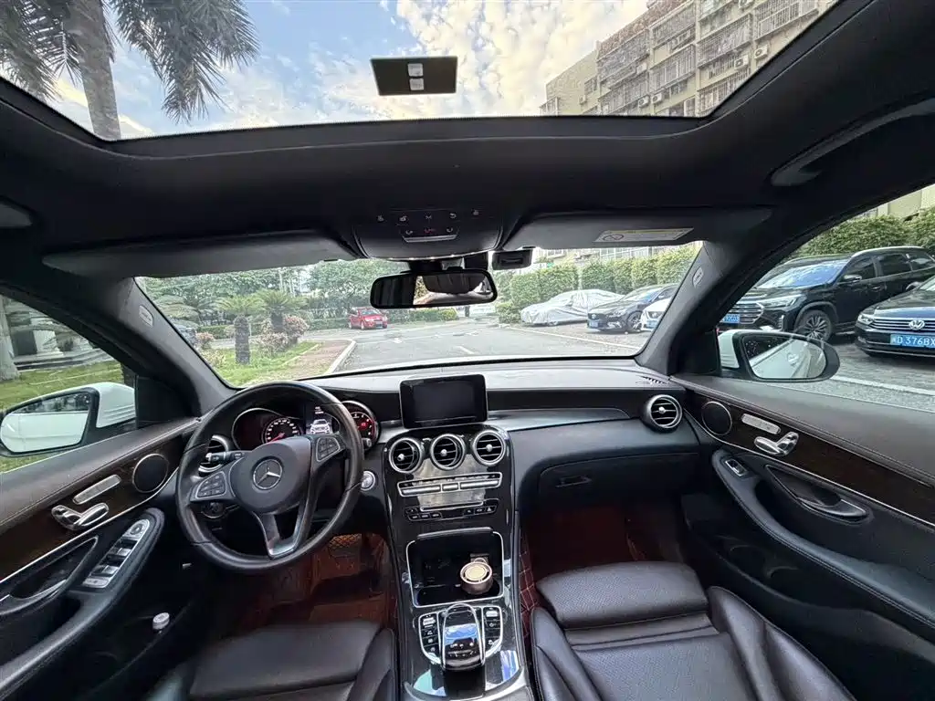 Mercedes-Benz GLC 2018 Facelift GLC 260 4MATIC Dynamic фото 6