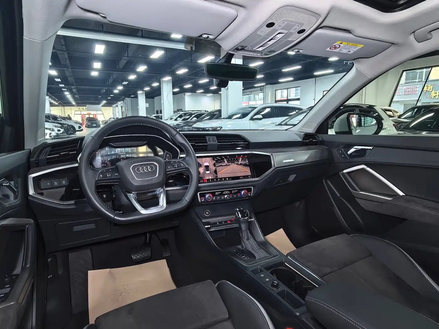 Audi Q3 2023 35 TFSI Fashion Dynamic (1.4T) фото 14