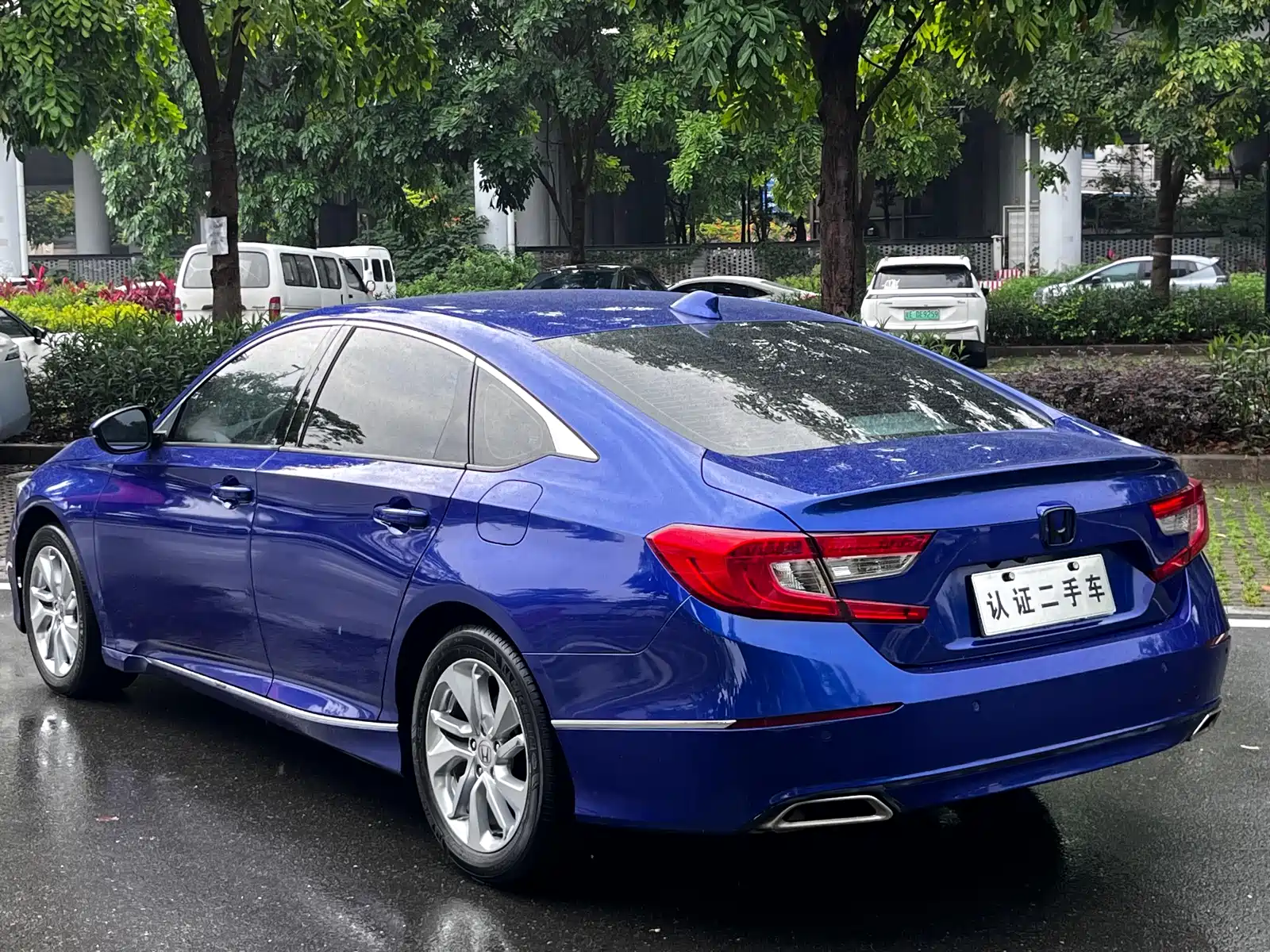 Фото 18 - Honda Accord