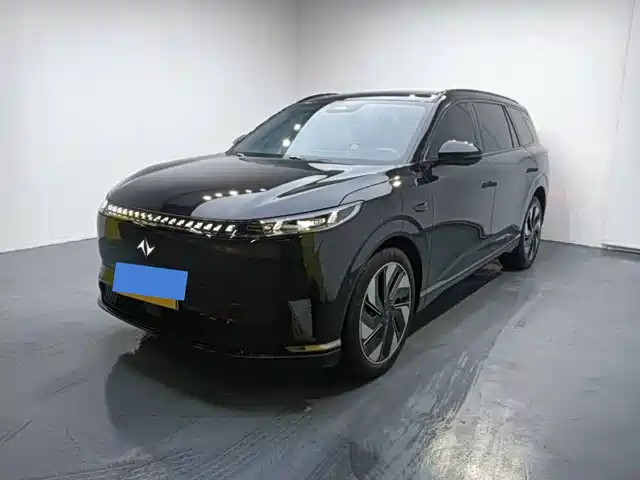 Dongfeng Yipai eπ008 2025 210Ultra Extended Range 6-Seater