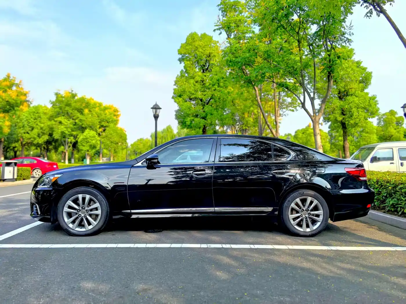 Lexus LS 2013 460L 4WD Premium Edition фото 5