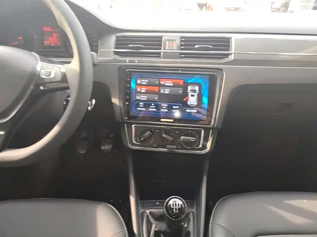 Volkswagen Santana 2018 1.5L Manual Comfort Edition фото 13
