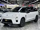 Фото 1 - NIO ES8