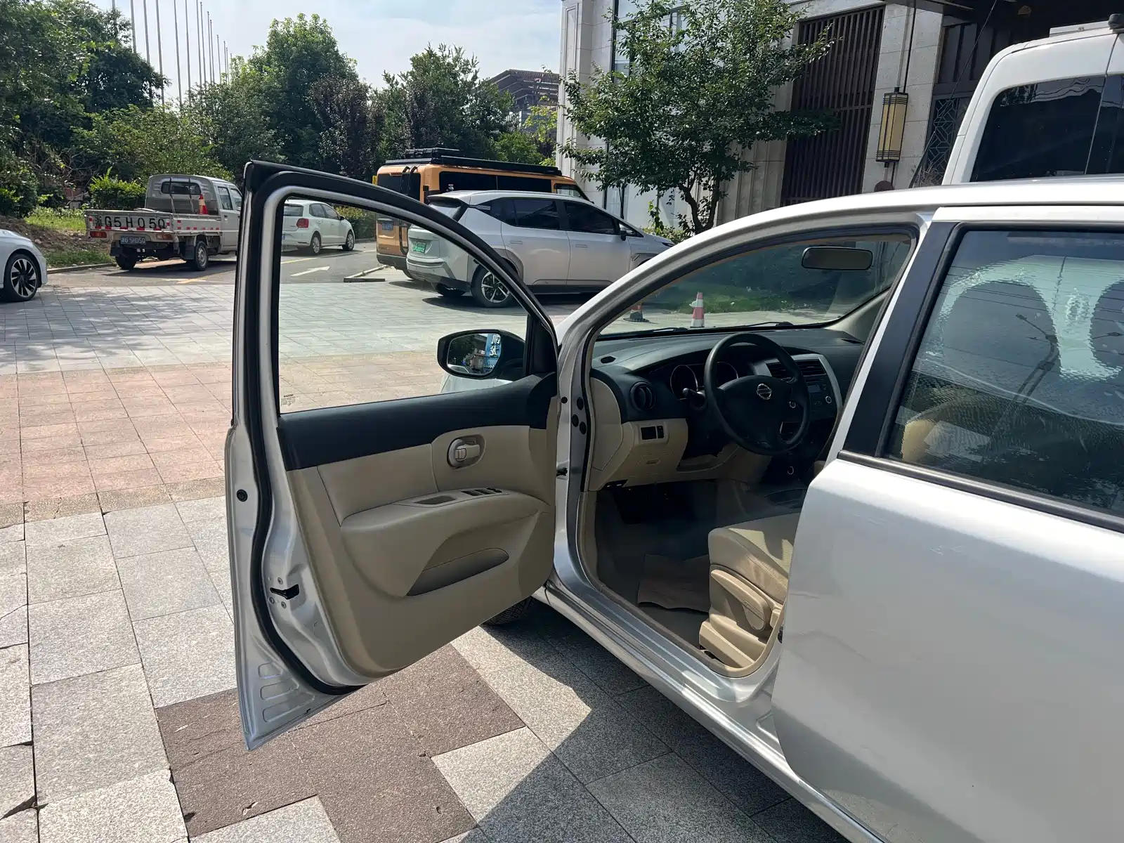 Фото 4 - Nissan Livina