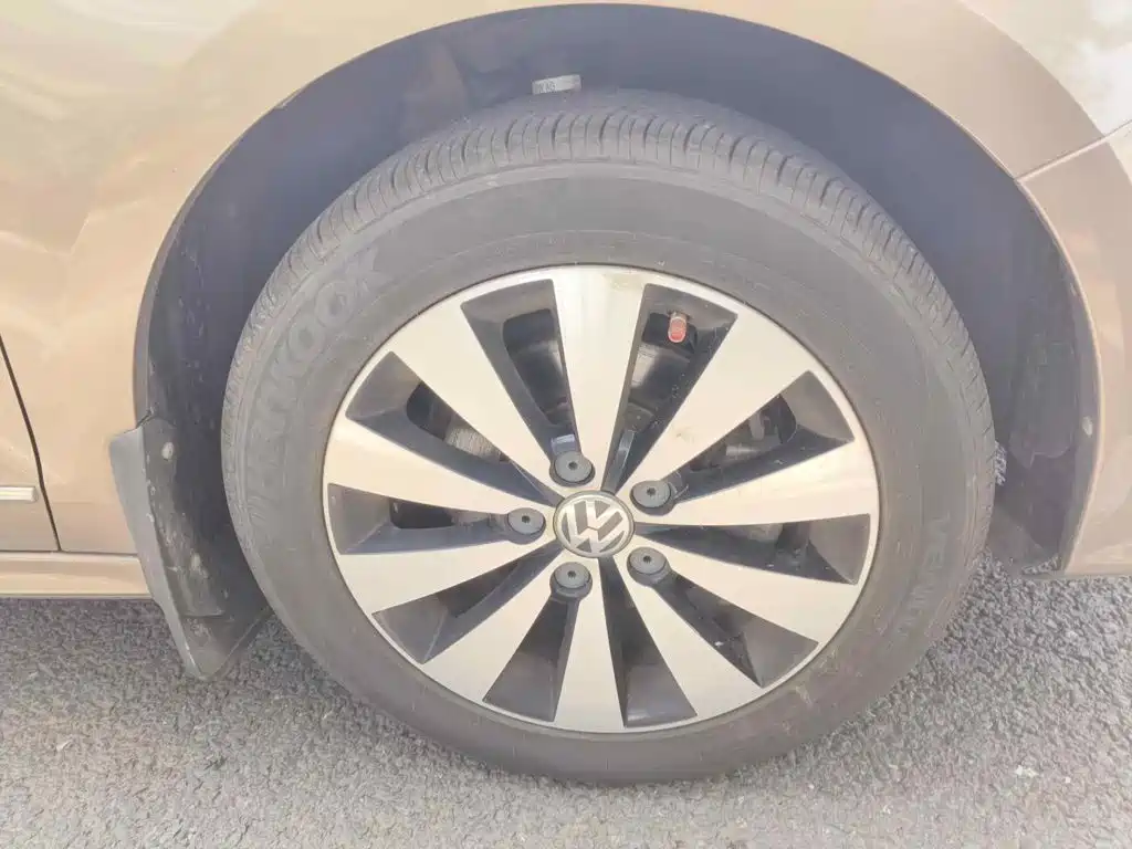 Фото 7 - Volkswagen Sagitar