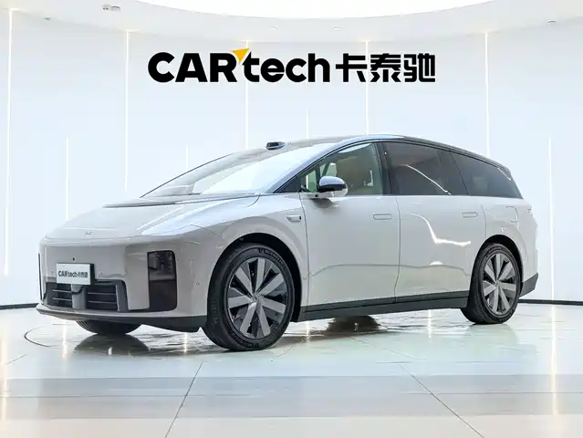 Li Auto Li i8 2025
