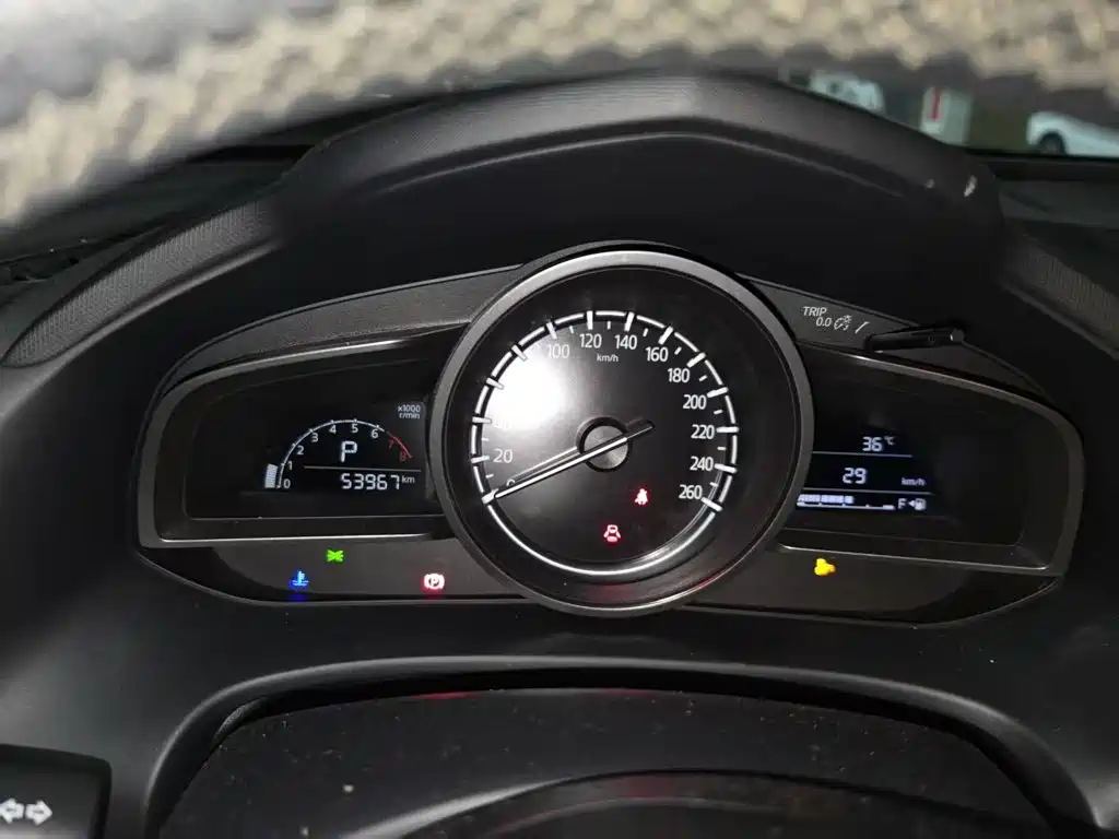 Photo 4 - Mazda CX-4