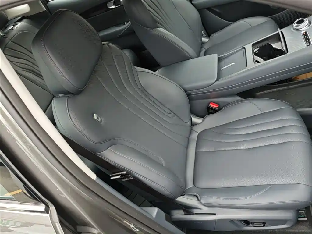 Geely Galaxy Galaxy E5 2026 610km Explorer+ Edition фото 24