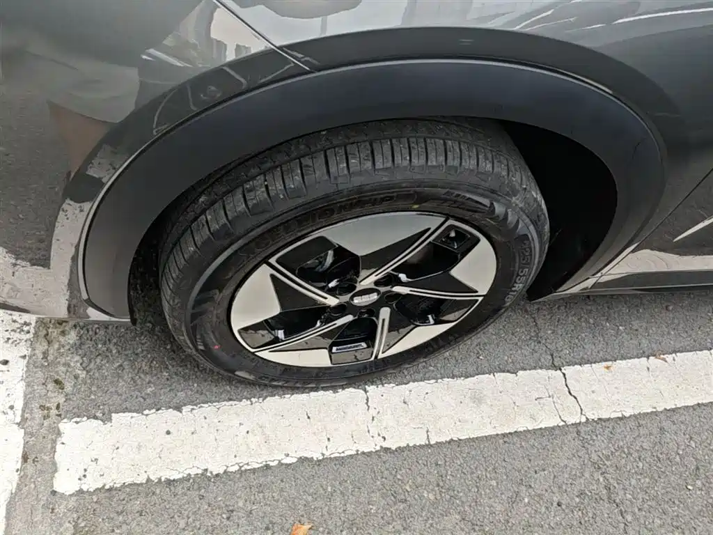 Geely Galaxy Galaxy E5 2026 610km Explorer+ Edition фото 22