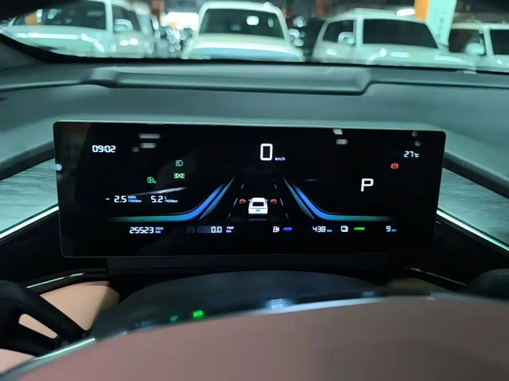 Geely Galaxy Galaxy L6 2025 2025 EM-i 60km Voyage Edition
