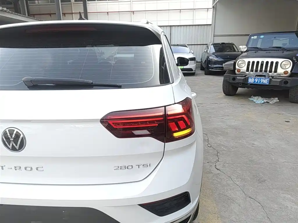 Volkswagen T-ROC 2021 Facelift 280TSI DSG 2WD Elite Smart Connect Edition фото 8