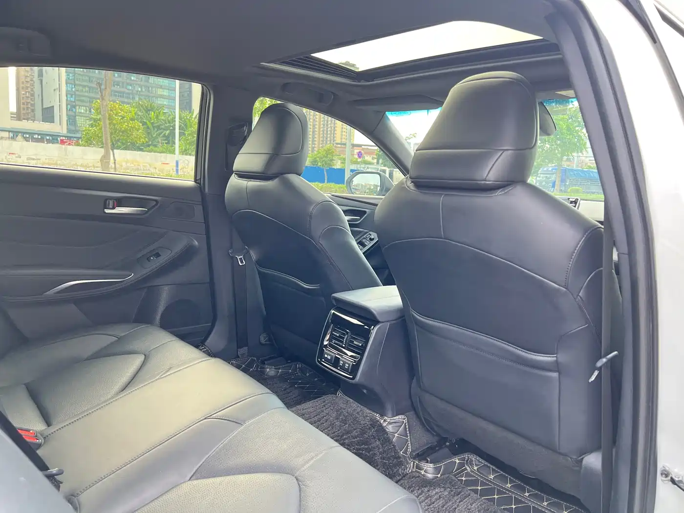 Toyota Avalon 2019 2.0L XLE Premium Edition (China VI) фото 17