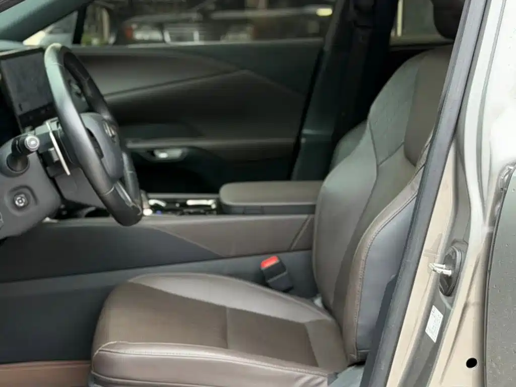 Фото 4 - Lexus RX