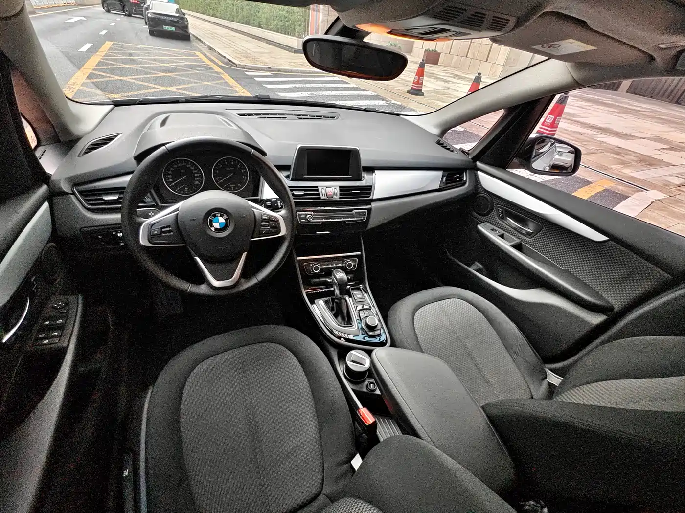 BMW 2 Series Touring 2016 218i Fashion Model фото 16