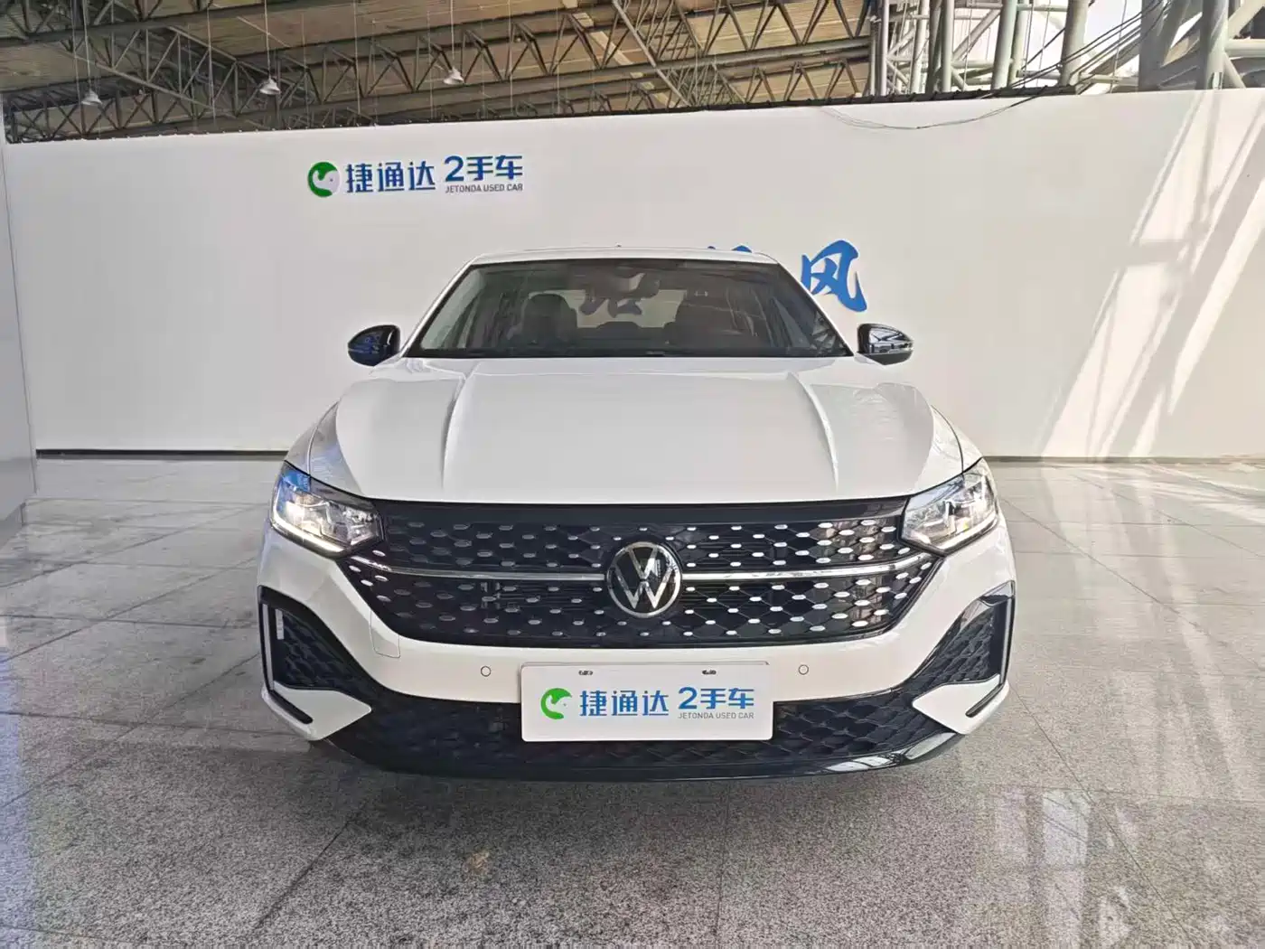 Volkswagen Lavida 2024 Model 300TSI DSG Starlight Leading Edition фото 5
