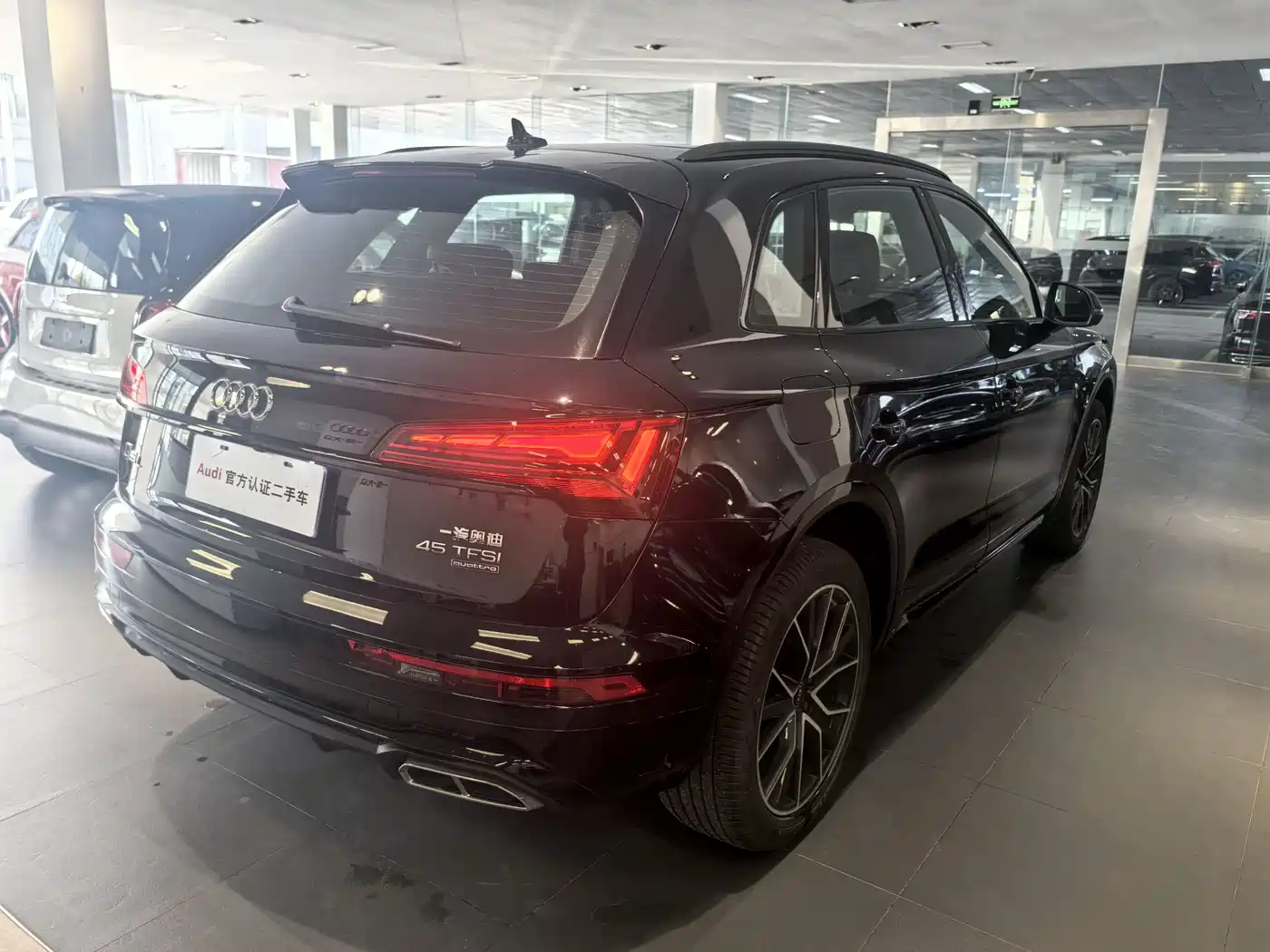 Audi Q5L 2024 Model 45 TFSI Luxury Dynamic фото 5