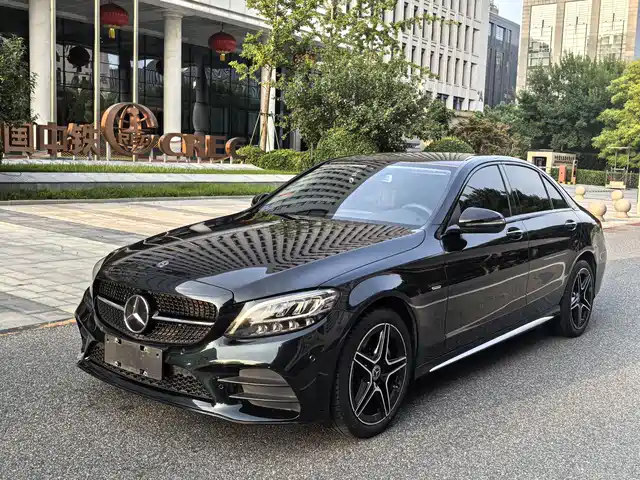 Mercedes-Benz C-Class 2021