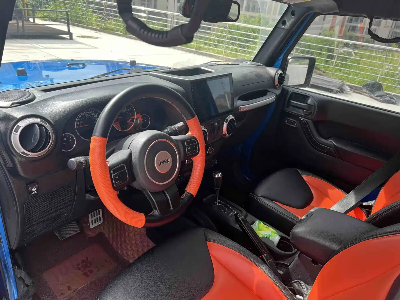 Photo 8 - Jeep Wrangler