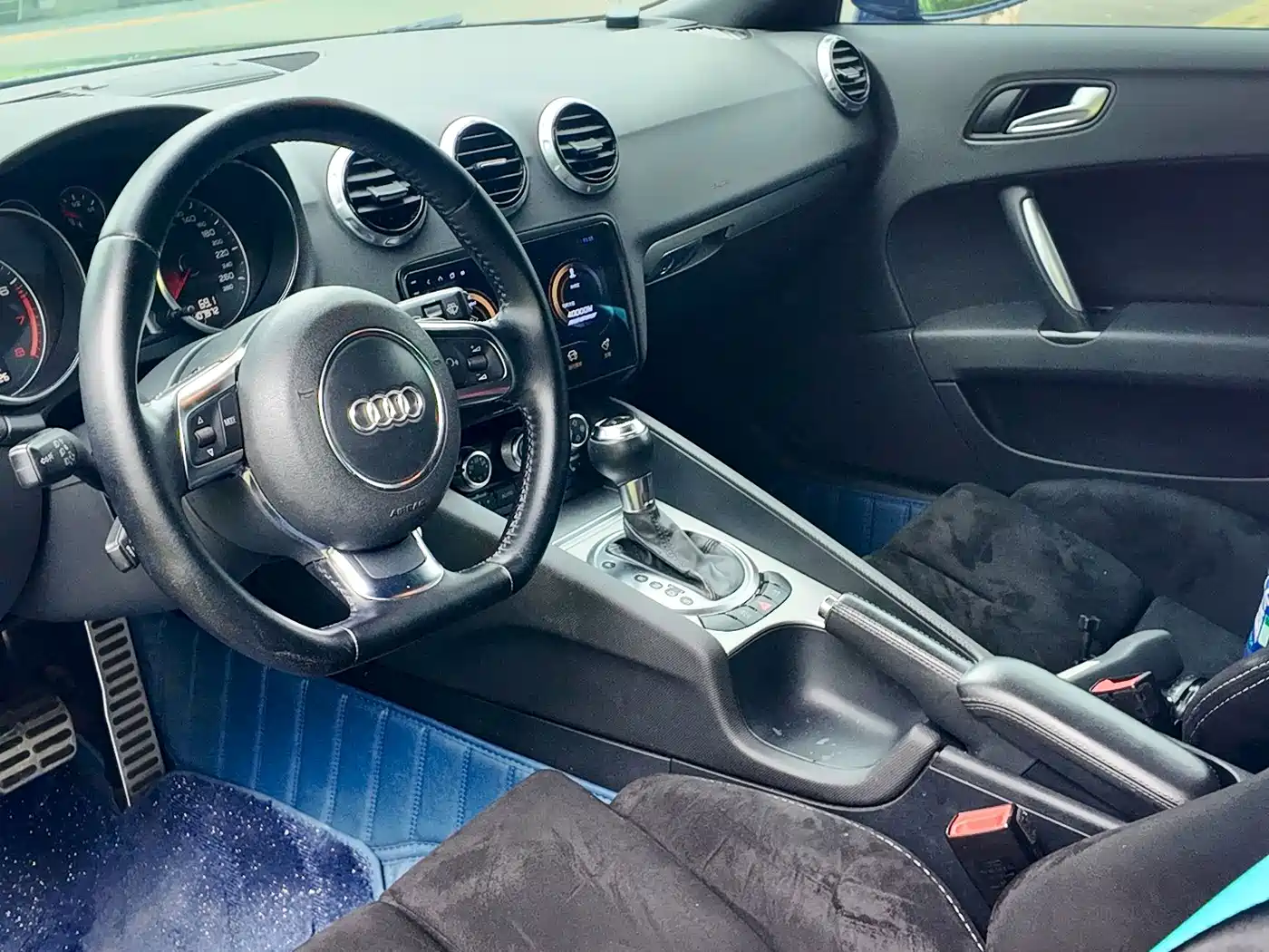 Фото 47 - Audi TT