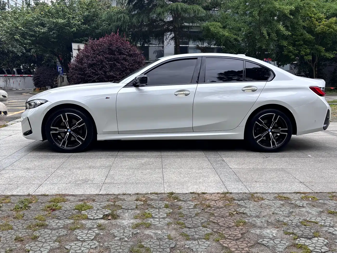 BMW 3 Series 2023 325i M Sport Package фото 4