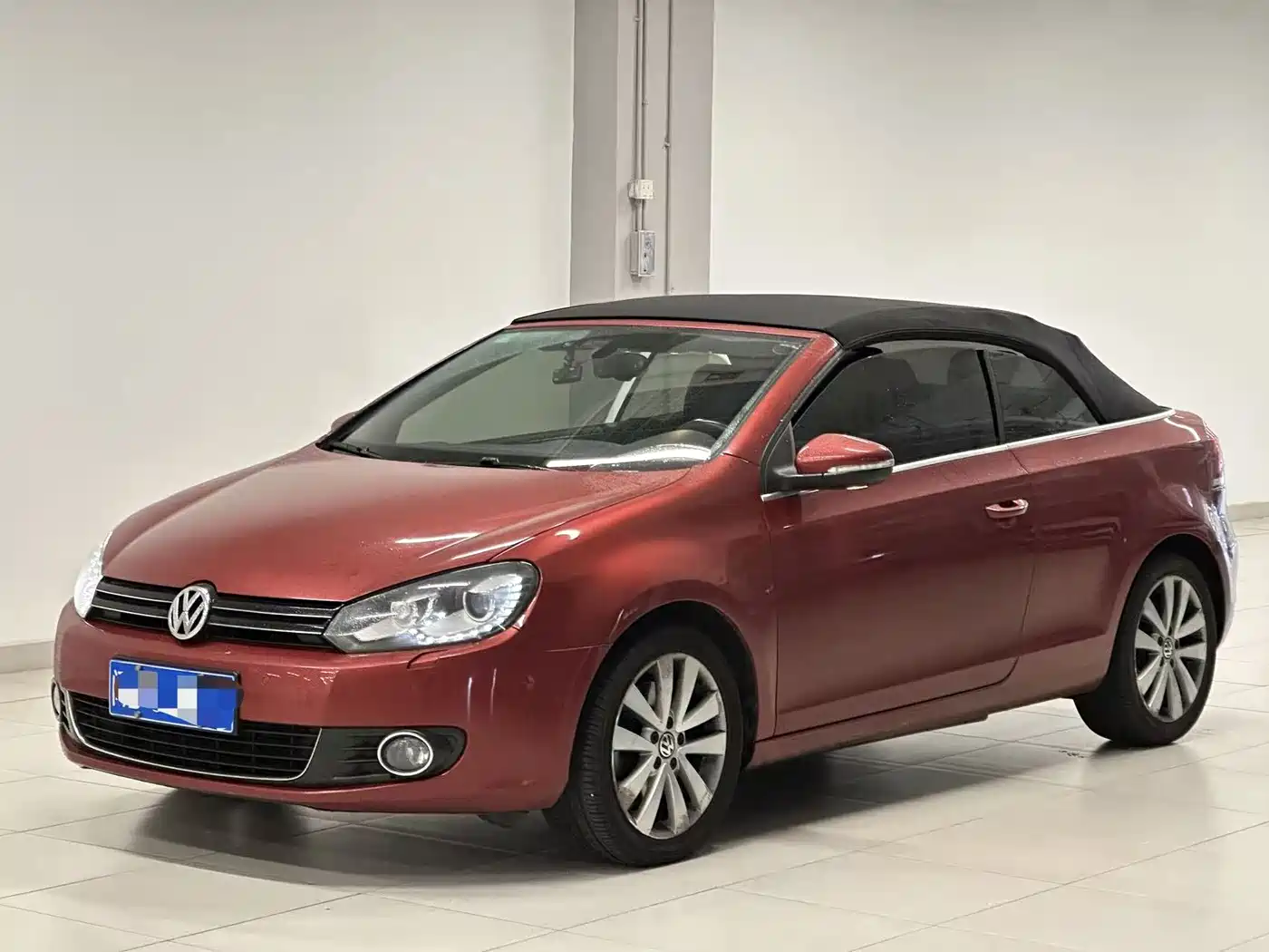 Volkswagen Golf (Import) 2012 1.4TSI Luxury Convertible Edition фото 4