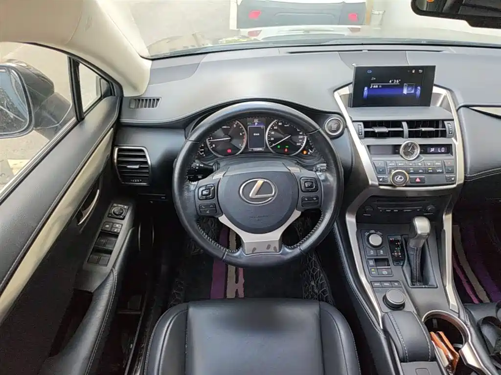 Lexus NX 2016 200 AWD F Sport фото 11