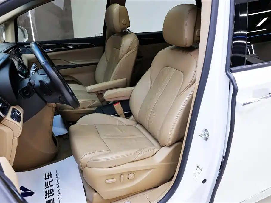 Buick GL8 2017 ES 28T Flagship China V фото 26