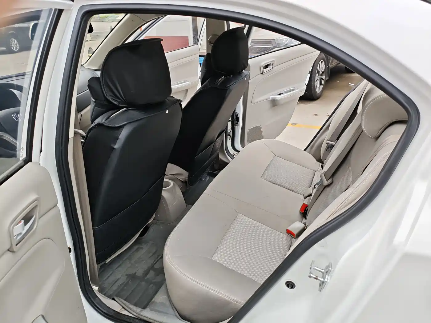 Фото 10 - Changan Yuexiang V3