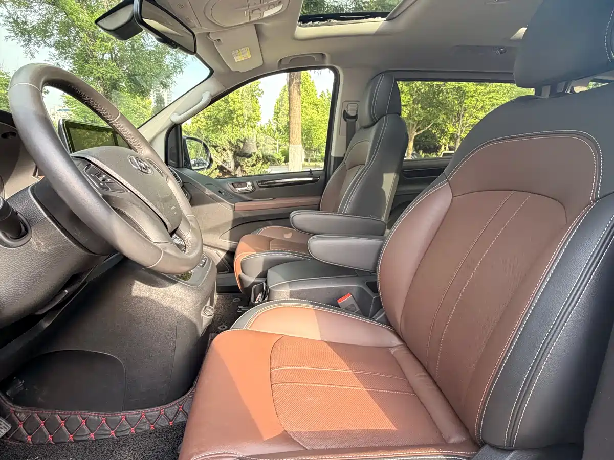 SAIC Maxus Maxus G10 2018 PLUS 2.0T Automatic Luxury Executive Edition фото 4